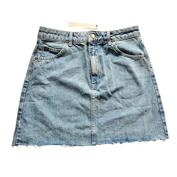 Top shop Blue Demin Women’s Mini Skirt•Size 6•Light Wash Denim•NWT• - Picture 1 of 5
